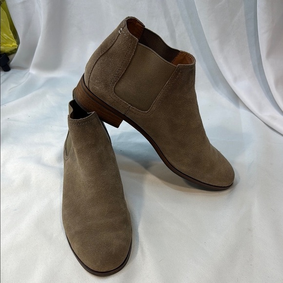 FRYE Mallory Chelsea Suede Leather Ankle boots, Taupe, women’s size 8, preowned - Picture 1 of 11